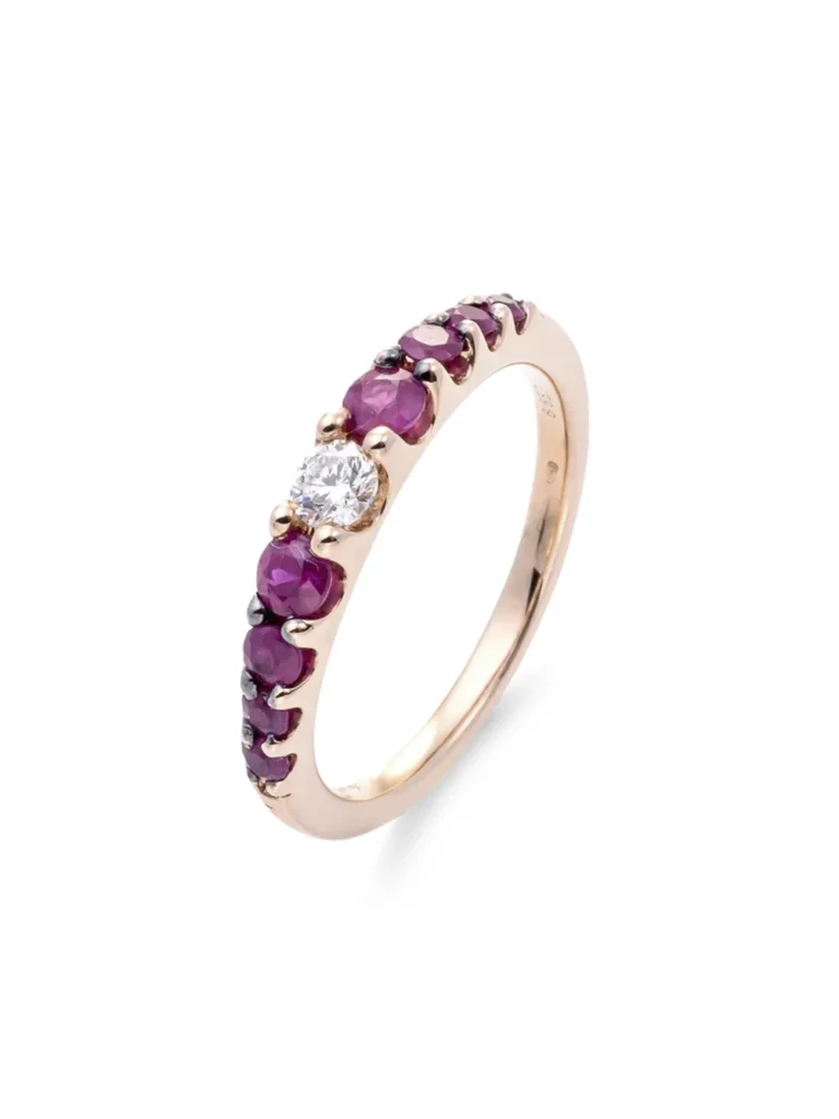 Anillo Jaibor Classic en oro rosa de 18K con diamante 0.16 ct y rubí diseño atemporal R4880MP082