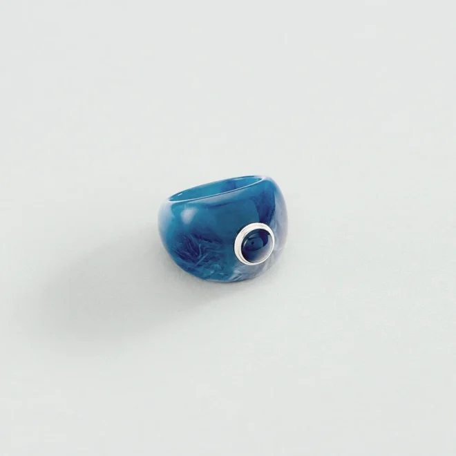 Anillo ancho BE Agatha Paris Azul colección María Pombo - 02250202-107-56
